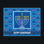 🕎 Happy Hanukkah, Menorah, anpassbare Postkarte<br><div class="desc">Happy Hanukkah mit Menorah auf blauem Hintergrund. Voll anpassbar zurück.</div>