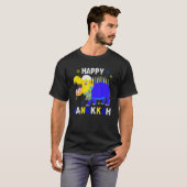 Happy Hanukkah Menorah Hippo mit jüdischem Hut T-Shirt (Vorne ganz)