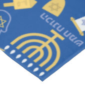 Happy Hanukkah Menorah Jüdisches Urlaubsmuster Tischdecke (Schrägansicht)