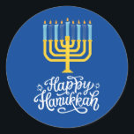 Happy Hanukkah Menorah Runder Aufkleber<br><div class="desc">Happy Hanukkah Menorah Classic Round Sticker. Wählen Sie die Größe des Aufklebers aus dem Menü "Optionen".</div>