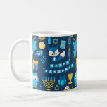Happy Hanukkah Menorah Sufganiyot Niedlich Owl Gif Kaffeetasse<br><div class="desc">Sippen Sie stilvoll diese Hanukka mit unserer Happy Hanukkah Tasse mit Dreidel, Menorah, Sufganiyot, niedlicher Eule, Geschenk, David Stern, Kerzen und Niedlichen Fox. Jeder Schluck aus dieser Tasse ist ein Schluck Feiertagssaufe, mit einer fröhlichen Medaille aus Hanukkah-Symbolen und bezaubernden Kleintieren. Ob Sie Sufganiyot genießen, die Menorah-Kerzen beleuchten oder einfach nur...</div>