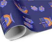Happy Hanukkah. Menorah und Dreidels Gift Geschenkpapier (Rolleneckpunkt)