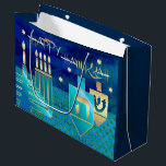Happy Hanukkah. Menorah und Dreidels Große Geschenktüte<br><div class="desc">Happy Hanukkah. Star von David,  Menorah und Dreidels Gold Foil Design Hanukkah Geschenktaschen. Matching Karten,  Party Einladungen und Geschenke verfügbar in der Jüdischen Ferien / Hanukkah Kategorie unseres Stores.</div>