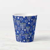 Happy Hanukkah Moderne Star von David Menorah Milchtasse (Vorderseite)
