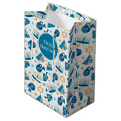 Happy Hanukkah Pattern Geschenktasche Mittlere Geschenktüte (Vorderseite Schrägansicht)