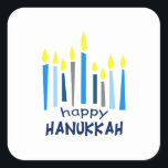 HAPPY HANUKKAH QUADRATISCHER AUFKLEBER<br><div class="desc">Das ist ein schönes Bild für Happy Hanukkah. Benutzen Sie dieses Design,  um als Geschenk zu geben.</div>