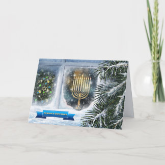 Happy Hanukkah. Schneefenster mit Menorah Feiertagskarte
