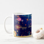 Happy Hanukkah Schöner jüdischer Urlaub Kaffeetasse<br><div class="desc">Happy Hanukkah Schöne jüdische Feiertage Kaffee Tasse & Cup Design. Jüdischer Holiday Hanukkah Hintergrund mit traditionellen Chanukah-Symbole - Holzdreigel (Spinnen top),  Donuts,  Menorah,  Kerzen,  Stern von David und leuchtende Licht Wallpaper,  dekorative Muster für Zuhause,  Küche & Dining,  Trinkbehälter,  Tasse & Cups. Hanukkah Festival Dekoration. Judaika. Jerusalem,  Israel.</div>