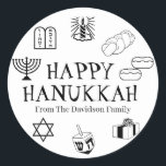 Happy Hanukkah Schwarz-weißer individuelle Name Ge Runder Aufkleber<br><div class="desc">Happy Hanukkah,  passen Sie das Familiennamensgeschenk für Aufkleber Happy Hanukkah,  Happy Chanukah,  Hanukkah Sameach!,  Chag Sameach!,  Chag Urim Sameach! Schwarz und Weiß</div>