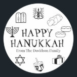 Happy Hanukkah Schwarz-weißer individuelle Name Ge Runder Aufkleber<br><div class="desc">Happy Hanukkah,  passen Sie das Familiennamensgeschenk für Aufkleber Happy Hanukkah,  Happy Chanukah,  Hanukkah Sameach!,  Chag Sameach!,  Chag Urim Sameach! Schwarz und Weiß</div>