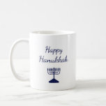 Happy Hanukkah Simple Blue Menorah Kaffeetasse<br><div class="desc">Happy Hanukkah Kaffee Tasse,  mit einer einfachen blauen Menorah und Schrift Typografie Design. Mit einer weißen,  anpassbaren Schrift können Sie Ihren eigenen Text hinzufügen. Ein festlicher Weg,  um Ihr Lieblingsgetränk zu genießen.</div>