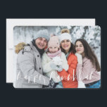 Happy Hanukkah Simple Curry Custom Family Foto Feiertagskarte<br><div class="desc">Besteht aus kursiver Schrift und sans serif Typografie. Der Gruß "Happy Hanukkah" ist handgeschriebene Schrift. Fügen Sie das benutzerdefinierte Foto Ihrer Familie hinzu und fügen Sie Familiennamen hinzu</div>