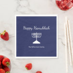 Happy Hanukkah Simple Menorah Blue Serviette<br><div class="desc">Happy Hanukkah Blue Holiday Party Serviette,  mit einer einfachen weißen Menorah und Schrift Typografie Design. Mit einer weißen,  anpassbaren Schrift können Sie Ihre eigenen Informationen hinzufügen. Eine festliche Art,  mit Freunden und Lieben zu feiern.</div>