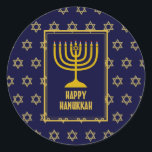 HAPPY HANUKKAH Star David BLUE Runder Aufkleber<br><div class="desc">Stilvolle festliche HANUKKAH Aufkleber mit Imitaten goldenem Stern von David als Hintergrundmuster. Teil der FESTIVE STARS Kollektion von Berean Designs.</div>