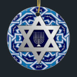 Happy Hanukkah. Star von David Custom Year Keramikornament<br><div class="desc">Happy Hanukkah. Silver Foil Star von David und Menorah Design Hanukkah Geschenkschmuck mit individuellem Jahr. Matching Karten und Geschenke verfügbar in der jüdischen Ferien / Hanukkah Kategorie unseres Stores.</div>