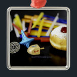Happy Hanukkah Star von David menorah Dreidel Slip Ornament Aus Metall<br><div class="desc">Happy Hanukkah Star von David menorah Dreidel SlipperyJoe's Celebration Candles jüdisch Hebräisch Chanukah Geschenke Dekorationen Judaismus Religion künstlerisch</div>