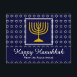 HAPPY HANUKKAH Star von David Menorah Personalisie Feiertagspostkarte<br><div class="desc">Stilvolle Grußkarte zum Feiern der HANUKKAH. Dunkelblauer Hintergrund mit silberner Stern von David und weißer Typografie. Der Text für Platzhalter auf der Vorderseite und auf der Rückseite des Gruß sind anpassbar,  sodass Sie Ihren Namen hinzufügen und die Nachricht ändern können. Teil der FESTIVE STARS Kollektion von Berean Designs.</div>