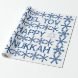 Happy Hanukkah Star von David Menorah Snowflakes Geschenkpapier<br><div class="desc">Happy Hanukkah Star von David Menorah Snowflakes Pattern Blau und Weiß Israel Flaggen Farben Elegantes Geschenkpapier hebräisches Festival Jüdische Feiertage Jahreszeit</div>