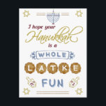 Happy Hanukkah Whole Latke Fun Funny Postkarte<br><div class="desc">Diese Hanukkah-Postkarten enthalten den humorvollen Satz: "Ich hoffe,  Ihr Hanukkah macht einen ganzen Latke-Spaß." Sie sind mit Zeichnungen von dreidels,  einer Menorah,  dem Stern von David und mehr Verzierungen. Die Farbpalette ist grau-blau,  Marsala rot,  Gold und Braun weiß.</div>