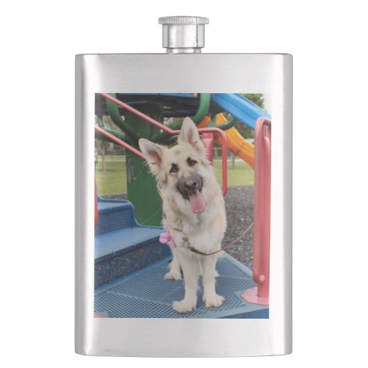 Happy Head Tilt Flachmann (Vorderseite)