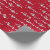 Happy Holiday Trees on Red Geschenkpapier (Ecke)