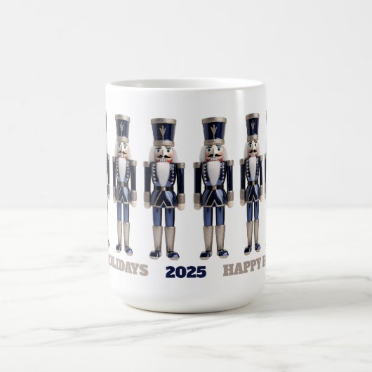 Happy Holidays Blue and Silver Nutcrackers Tasse (Mittel)