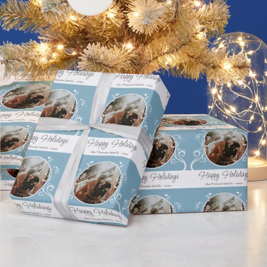 Happy Holidays Blue Foliage Family Foto Geschenkpapier (Feiertage)