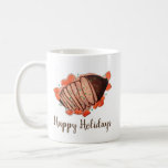Happy Holidays Braised Beef Brisket Jüdische Küche Kaffeetasse<br><div class="desc">Das Design zeigt eine originelle Marker-Illustration einer Platte mit einem klassisch geflochtenen Brisket, begleitet von geröstetem Gemüse. Ein Hauptmenü während der jüdischen Feiertage, inklusive Pessach, Hanukkah und Rosh Hashanah. Dieses Design ist auch auf anderen Produkten erhältlich. In diesem Shop finden Sie auch viele weitere Illustrationen zum Thema Essen. Sehen Sie...</div>