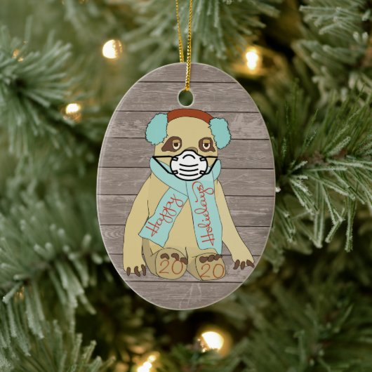 Happy Holidays Christmas Sloth in Mask 2020 Tree Keramik Ornament (Baum)