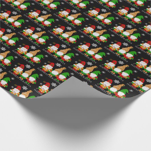 Happy Holidays Gnomes and Snowflakes Weihnachten Geschenkpapier (Ecke)