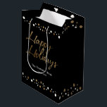 Happy Holidays Gold Black Christmas Company Mittlere Geschenktüte<br><div class="desc">Ein elegantes schwarz-bedrucktes Gold-Design,  das Sie mit dem Namen Ihres Unternehmens personalisieren können. Beeindrucken Sie die Gäste und genießen Sie sie mit individuellen Geschenktaschen für Ihr Geschenk. Benutzen Sie diese Geschenktaschen auf der Weihnachtsfeier der Firma. Happy Holidays in einem Gold-Script-Druck.</div>