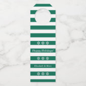 Happy Holidays Green Striped Schneeflocken Wein Flaschenanhänger (Vorderseite)