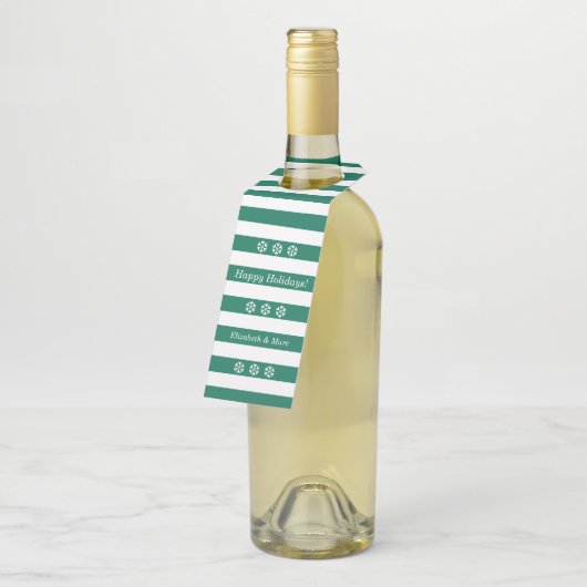 Happy Holidays Green Striped Schneeflocken Wein Flaschenanhänger (Angewinkelt)