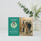 Happy Holidays | Peppermint Candy Wreath Feiertagspostkarte (Stehend Vorderseite)