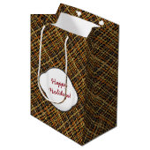 Happy Holidays Rough Graphic Burlap Mittlere Geschenktüte (Vorderseite Schrägansicht)