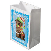 Happy Howlidays Chocolate Labrador Mittlere Geschenktüte (Vorderseite Schrägansicht)