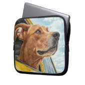 Happy Hund in Gelben Auto Art Print Laptopschutzhülle (Vorderseite Links)