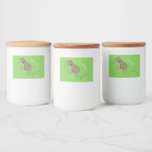 Happy Jumping Kiwi mit Bug-Krawatte Cartoon Design Lebensmitteletikett (Flaschen)