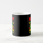 Happy Juneteenth Black Red Green Yellow Hands Kaffeetasse (Mittel)