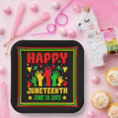 Happy Juneteenth Black Red Green Yellow Hands Pappteller (Party)