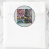 Happy Karma Runder Aufkleber (Tasche)