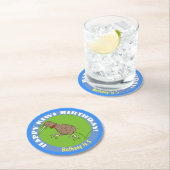 Happy Kiwi Cartoon Vogel mit Bogen Krawatte Runder Pappuntersetzer (Vor Ort)