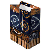 Happy Kwanzaa Mittlere Geschenktüte (Rückseite Schrägansicht)