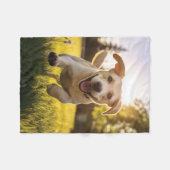 Happy Labrador Puppy Running Fleecedecke (Vorderseite (Horizontal))