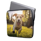 Happy Labrador Puppy Running Laptopschutzhülle (Vorderseite Links)