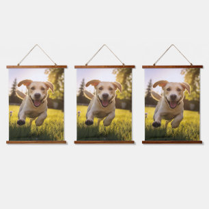 Happy Labrador Puppy Running Wandteppich Mit Holzrahmen
