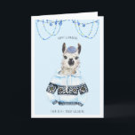 Happy Llamakah | Funny Llama Hanukkah Card Feiertagskarte<br><div class="desc">Ich nenne ihn Jiddisch Llamakah. Er genießt die Bärenpflege mit nur der vegansten Bartpomade. Zu seinen weiteren Hobbys zählen die Beprobung von kleinen Chargen Eiche gealtert manischewitz, handgerolltes herausforderahes Brot und das Hören einer großen Alt-Folk-Jingle. Er hat Sufganiyot nur einmal ausprobiert, aber es machte ihn zu paranoid, also bleibt er...</div>