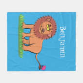 Happy Löwe mit Schmetterling-Cartoon-Abbildung Fleecedecke (Vorderseite (Horizontal))