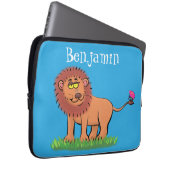 Happy Löwe mit Schmetterling-Cartoon-Abbildung Laptopschutzhülle (Vorne Rechts)