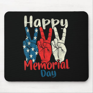 Happy Memorial Day mit US Flag Peace Hand Sign Mousepad